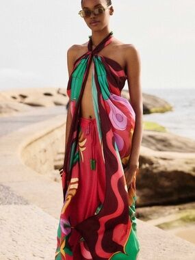 Banana Queen Sarong With Tassel Trim In The Four Corners
